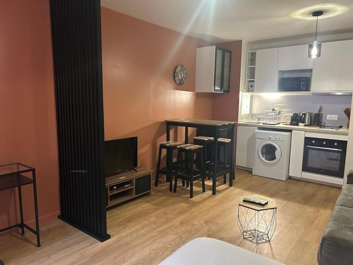Studio Spacieux 4 Personnes Avec Terrasse Privee & Bureau - Gare A 4Min, Paris En 30Min Villiers-sur-Marne Dış mekan fotoğraf