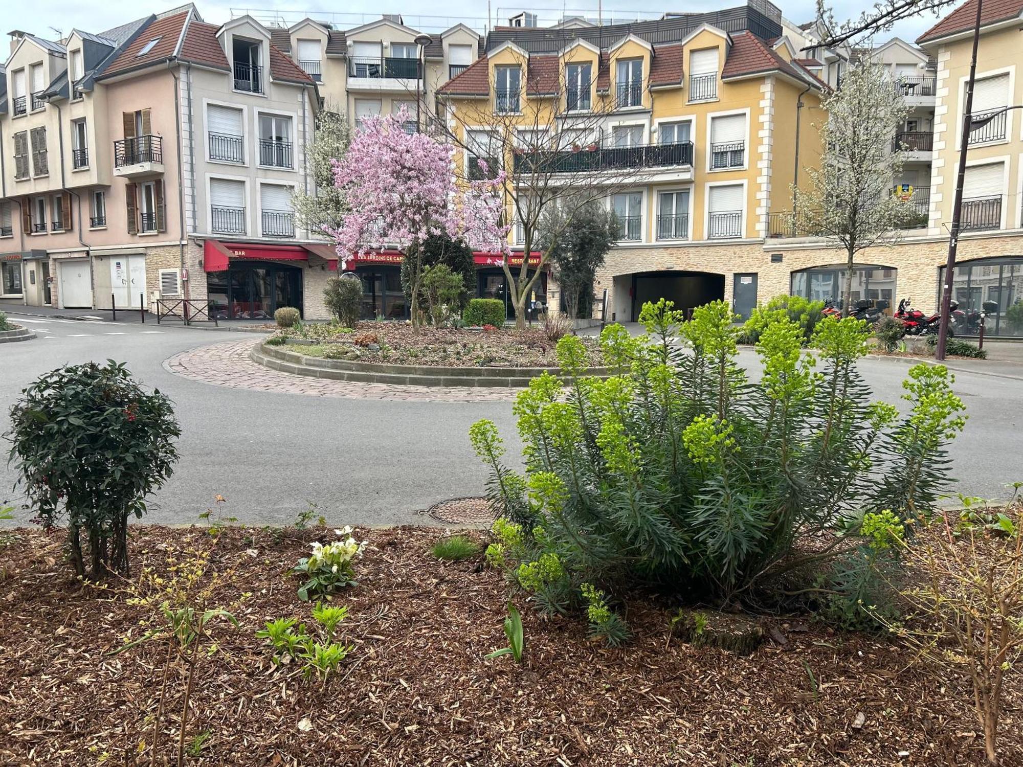 Studio Spacieux 4 Personnes Avec Terrasse Privee & Bureau - Gare A 4Min, Paris En 30Min Villiers-sur-Marne Dış mekan fotoğraf